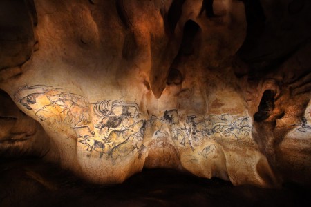 Le panneau des lions - Caverne du pont d'arc - crédit photo: Patrick Aventurier
