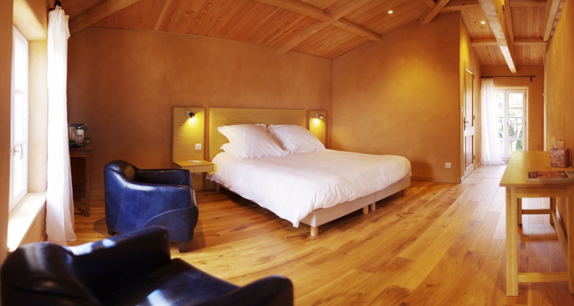 -
Projection: Equirectangular (2)
FOV: 135 x 123
Ev: 7,88