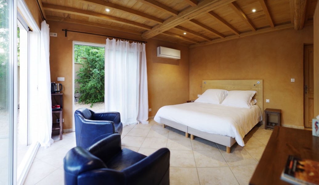 -
Projection: Equirectangular Panini (16)
FOV: 132 x 83
Ev: 7,63