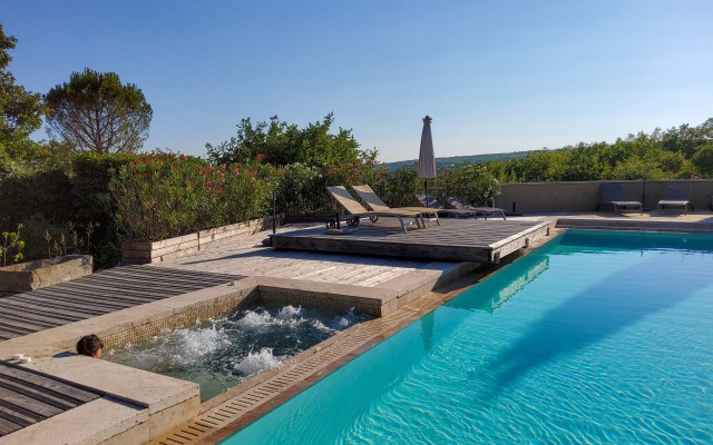 La piscine et son spa